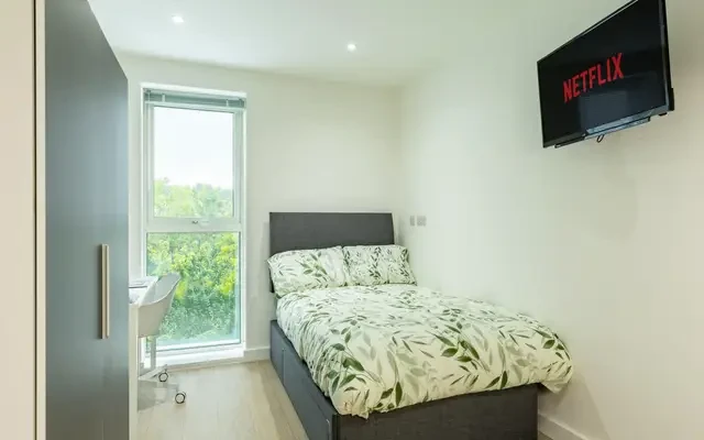 One London Road - Newcastle-under-Lyme student accommodation - Deluxe Plus Studio