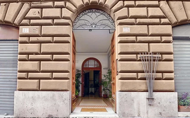 Appartamento in Via Raffaele Cadorna, Roma 1