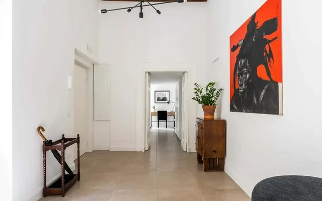 Apartment in Vico Lungo Teatro Nuovo, Napoli for 105 m² with 2 bedrooms 2