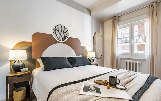 Iris - 1 bedroom and balcony in Trafalgar 1