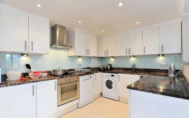 Hermitage Court, Knighten Street, Wapping, London, E1W. E1W 1PW 1