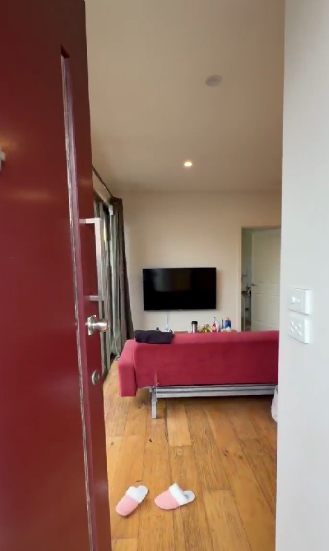 962 Dandenong Road 2