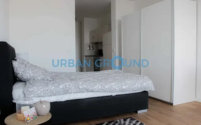 Furnished 1 Room Studio, balcony & kitchen - 25 mins to Alexanderplatz 2
