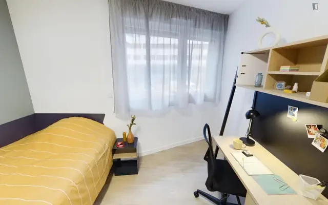 Charismatic double ensuite bedroom near the Clermont la Rotonde train station 0