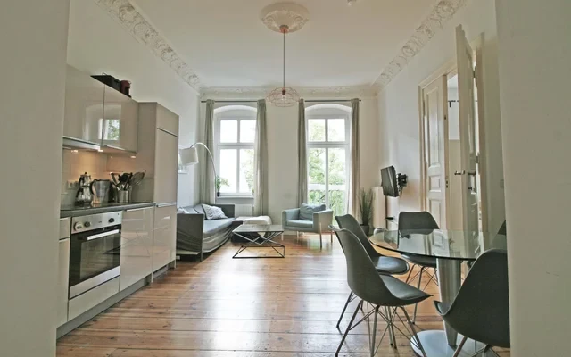 Moderne Altbau-Wohnung WG-geeignet 0