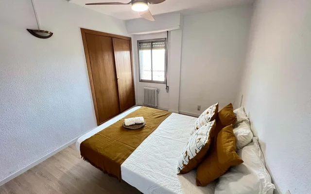 Carrer del Batxiller Valencia 46010 Spain 2
