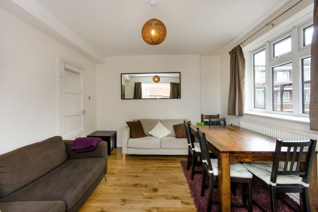 LH-Wiltshire Close