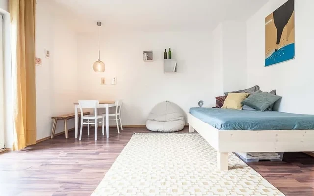 Sheila: Studio Apartment mit Balkon in Charlottenburg 1
