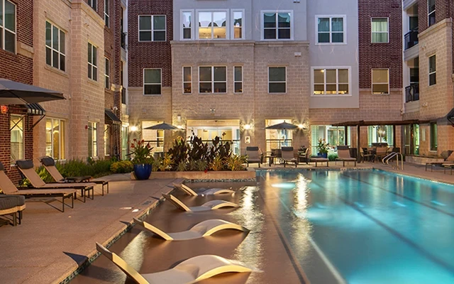District at Greenbriar - Houston student accommodation - Swimming pool