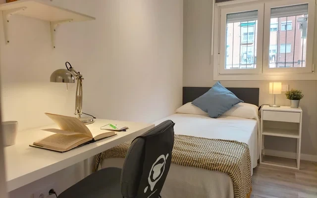 Calle de Pio Felipe, 38 4