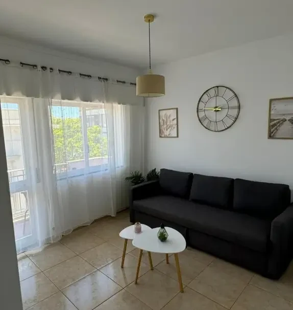apartment near Rua Pinheiro Chagas