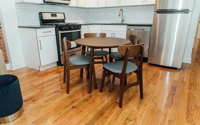 5652 Myrtle Avenue, Ridgewood 2