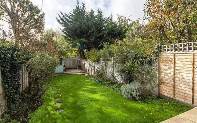 Rokesly Avenue, London, N8 8NR 4