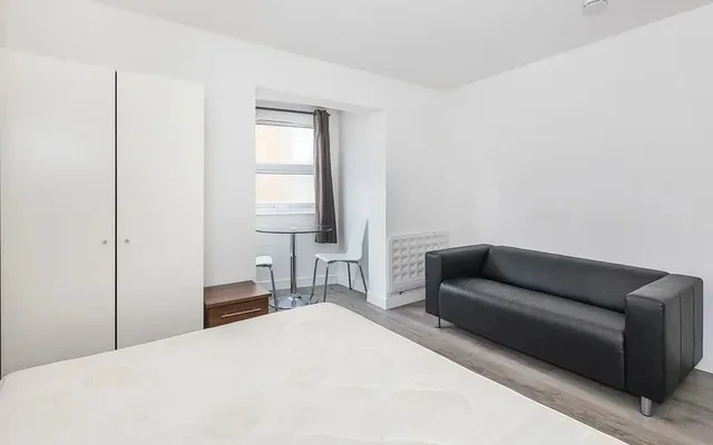 LH-High Street Harlesden - London student accommodation