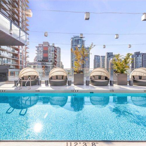 Level Hotels & Furnished Suites Howe Vancouver Student