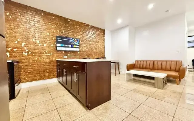 2254 2nd Avenue, New York 3