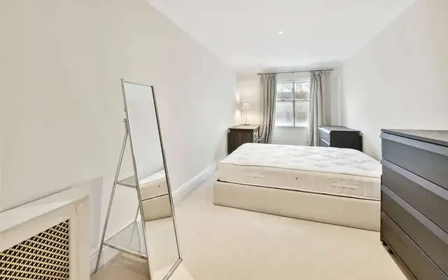 Vincent Square 4