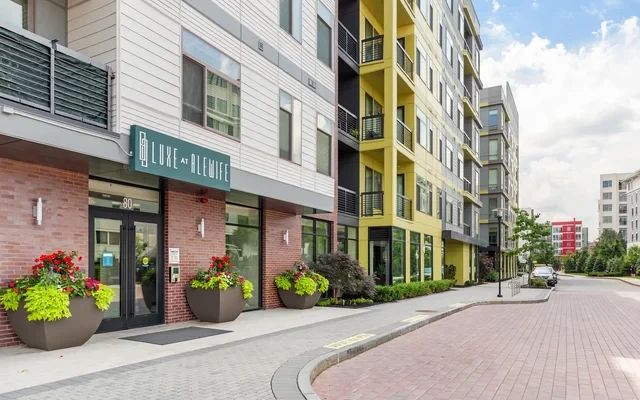 Luxe at Alewife 0