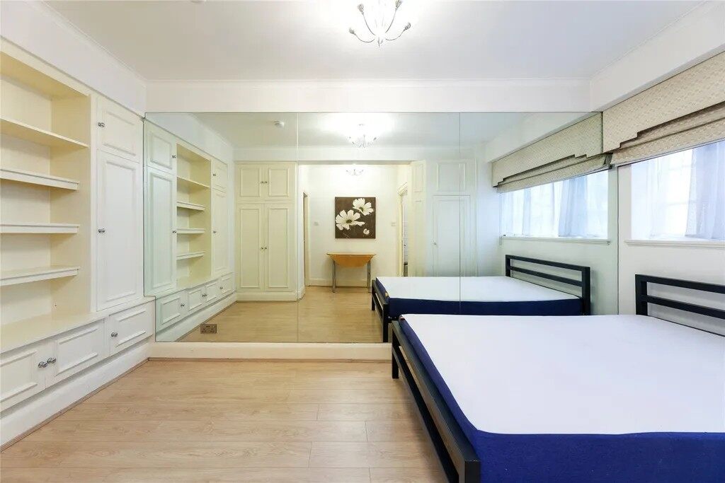LH-Sloane Avenue