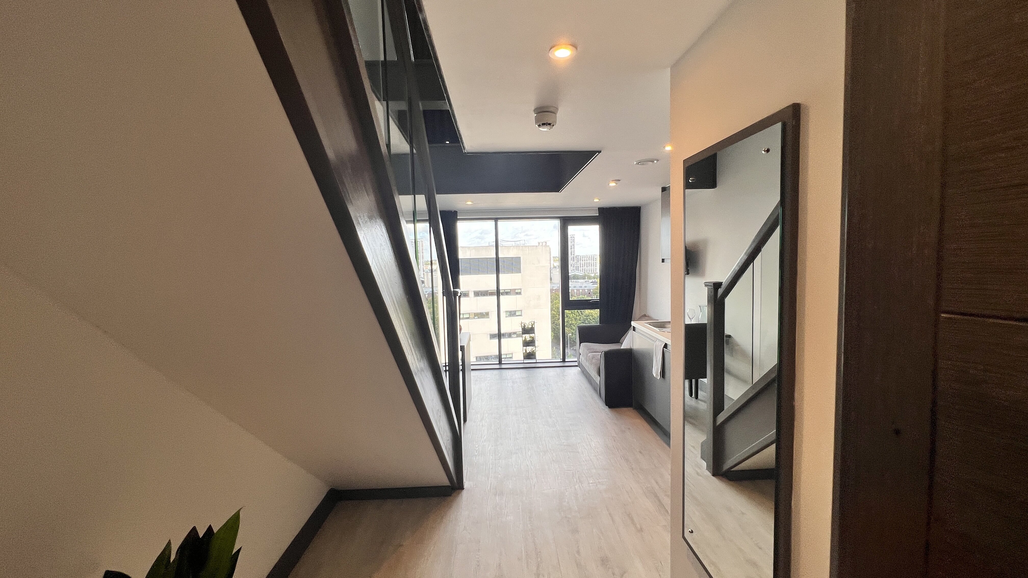 Premium mezzanine Studio