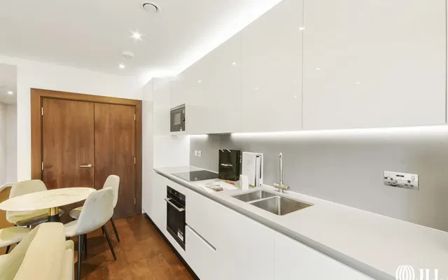 Lexington Gardens London SW11 1