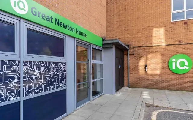 iQ Great Newton House 3