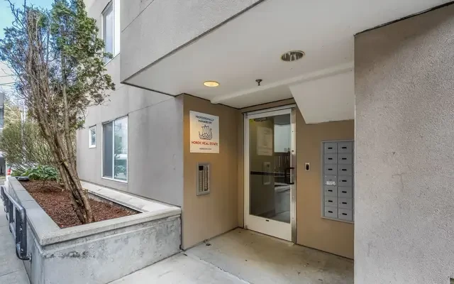 4629 21st Avenue NE 2