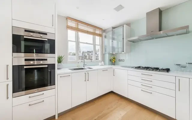 Onslow Gardens, South Kensington, London, SW7 3BU 2