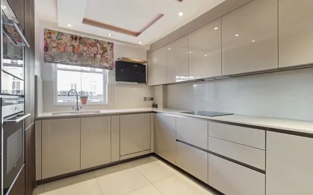 Cheyne Walk, Chelsea, London, SW3 5HG 2