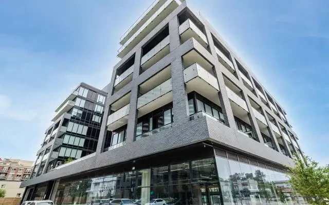 817 - 4208 Dundas St W 0