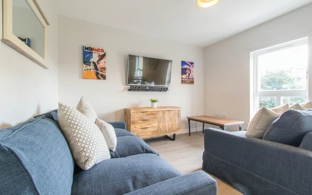 Flat 10, 6 Morrison Circus 3