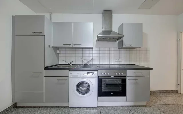 Koenig-Karl-Strasse 84DE-09-013M 4