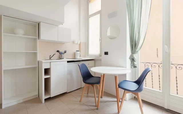Monolocale 301 su 2 livelli Milano-Corso Magenta! 0