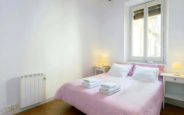 Tranquil & Cozy with balcony! Placa Catalunya. RI. 3