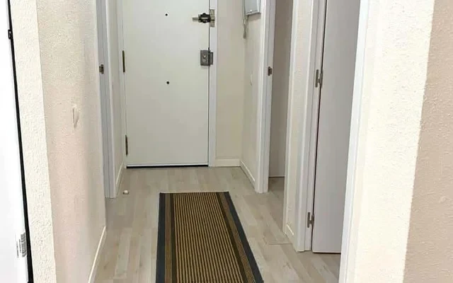 Apartamento de 3 habitaciones con terraza en Malvarrosa 4