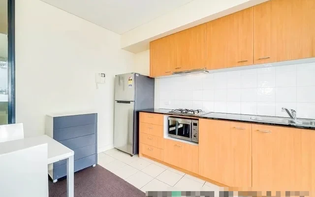 455 Elizabeth Street 3