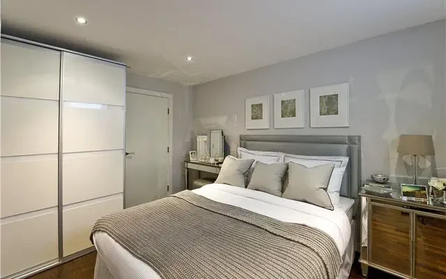 LH-Islington on the Green 2