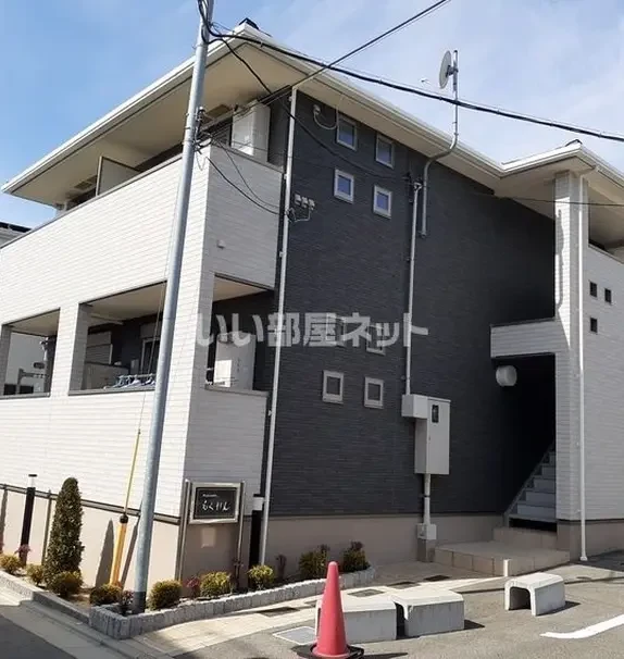 メゾン もくれん 2階