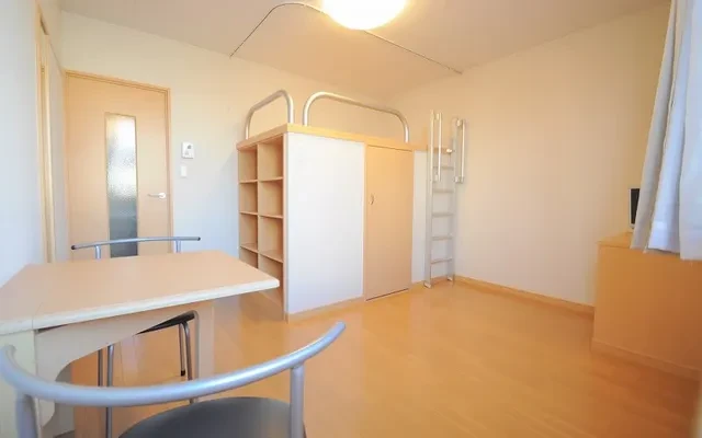レオネクストやまと 4