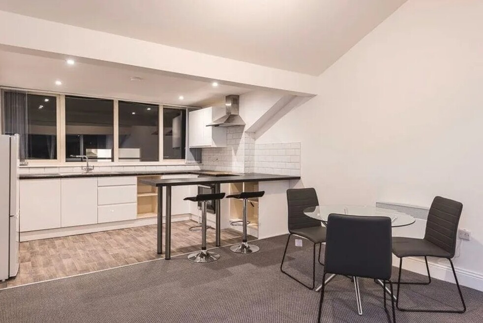16 Blenheim Terrace Serviced Apartments
