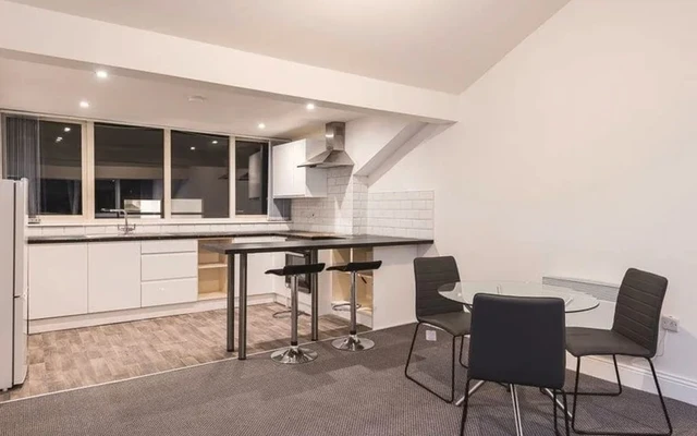 16 Blenheim Terrace Serviced Apartments 2