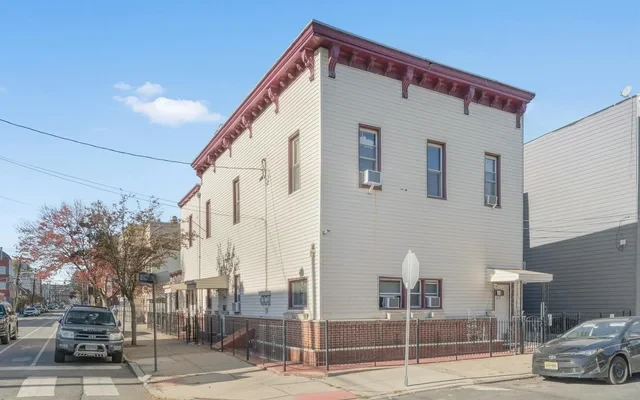 237 New York Ave 0