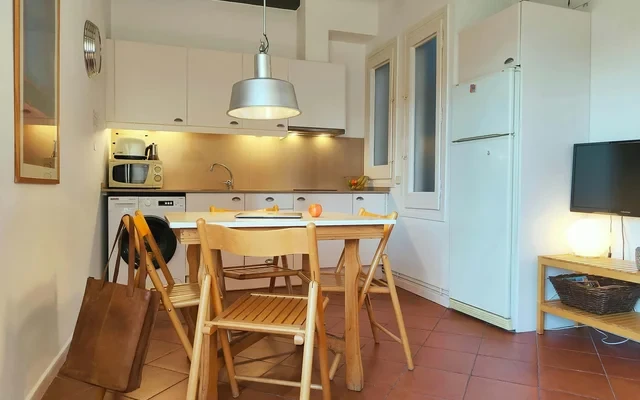 Sunny, Central & Tranquil. 1br. Placa Catalunya RB 1