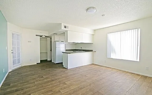 University Pointe Apartments 1