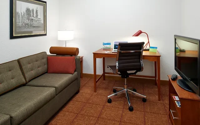 TownePlace Suites Minneapolis Downtown/North Loop 2