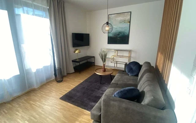 Neues modernes 1,5 Zimmer Apartment mit viel Sonne nahe Ostkreuz 2