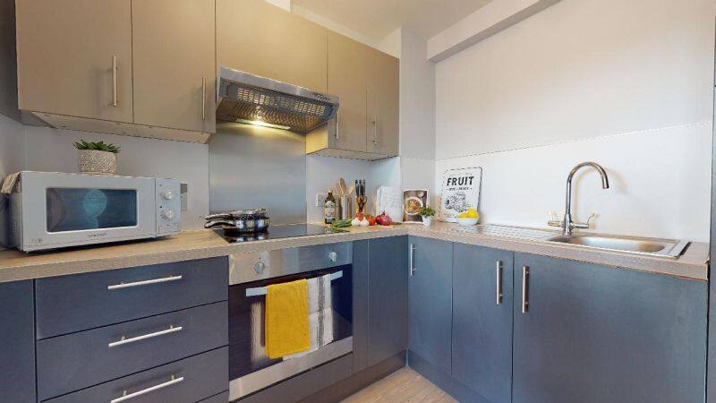 Silver En Suite Plus