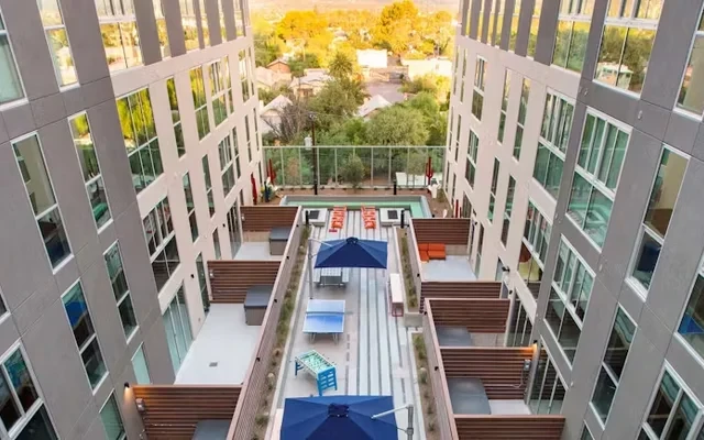 Urbane 4