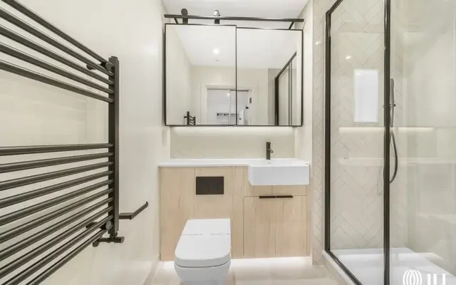 4 Greenleaf Walk Southall UB1 3