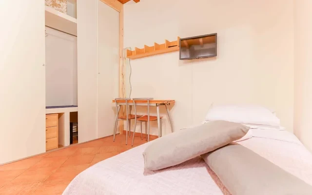 Monolocale in Via Mirasole 10 3